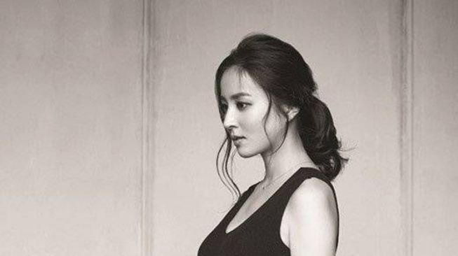 Gaya Artis Korea Pamer Baby Bump (Koreaboo)