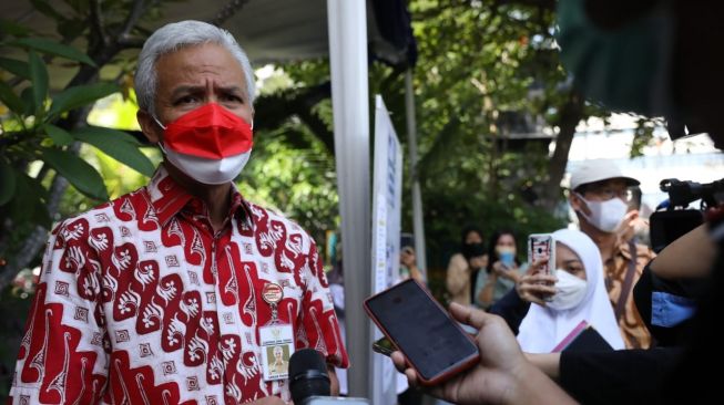 Waspadai Kenaikan Kasus Covid-19 di Jawa Tengah, Ganjar: Kalau di Keramaian Pakai Masker!