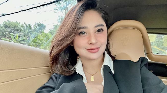 Nikahan Rizky Febian dan Mahalini Dihadiri Jokowi, Dewi Perssik Sempat