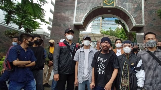 Puluhan Korban Indra Kenz dan Doni Salmanan Geruduk Gedung Kejagung, Desak Agar Kasus P21