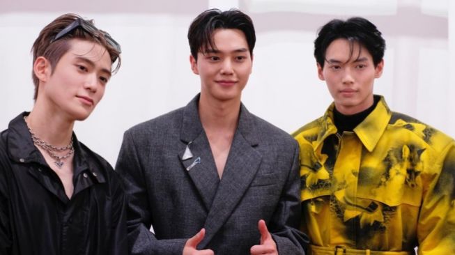 Adu Ganteng! Potret Song Kang, Win Metawin, dan Jaehyun NCT Bertemu di Event Prada