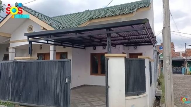 Potret Rumah Pertama Sule. (YouTube/SOS Channel)