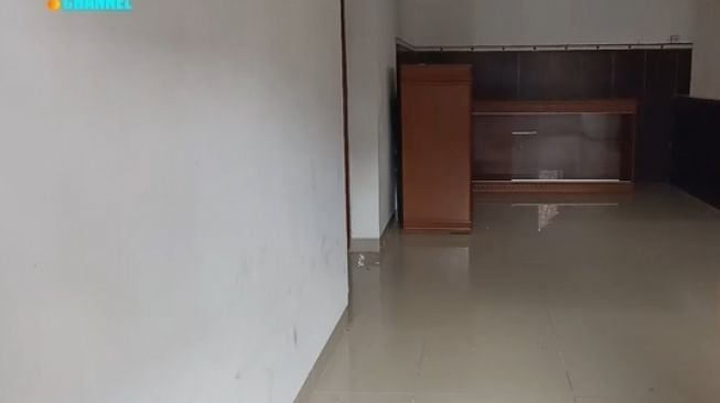 Potret Rumah Pertama Sule. (YouTube/SOS Channel)