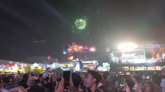 Malam HUT DKI ke-495, Masyarakat Padati Jakarta Fair