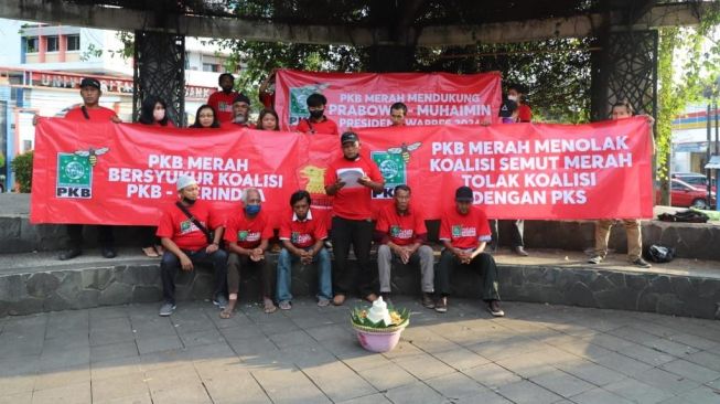 Gembira Koalisi dengan Gerindra, Kader PKB Merah Cukur Gundul