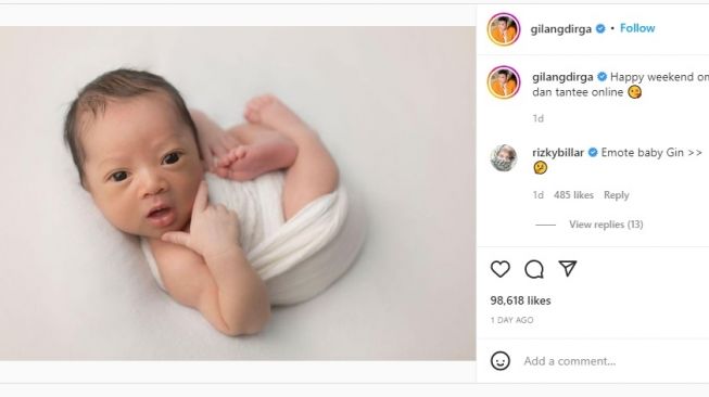 Gilang Dirga Akhirnya Tunjukkan Wajah Ganteng Anaknya, Pose Foto Baby Gin Gemas Banget