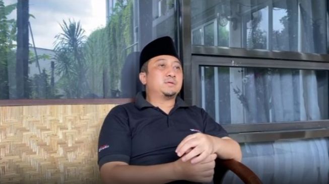 Rumah Digeruduk Massa Tagih Investasi Rp 46 Miliar, Ustaz Yusuf Mansur Duduk Santai Dengan Habib di Yaman