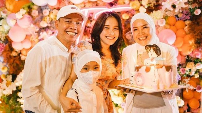 Momen Ulang Tahun Ayu Ting Ting (Instagram/ayutingting92)