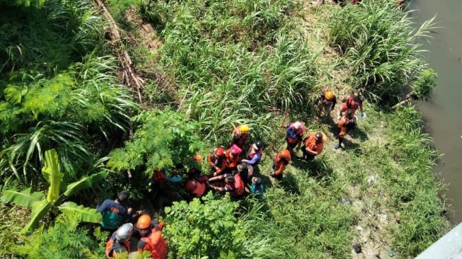 Tersangkut di Jembatan Berjarak 700 Meter, Korban Hanyut yang Ajak Keluarga Bunuh Diri di Sungai Opak Ditemukan Tewas