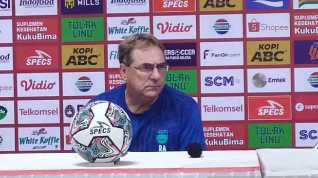 Robert Alberts Ambil Hikmah Hasil Imbang Persib Lawan Bhayangkara