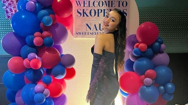 8 Potret Pesta Ultah Naura Ayu Rayakan Sweet Seventeen, Penampilannya Terlihat Beda dari Biasanya