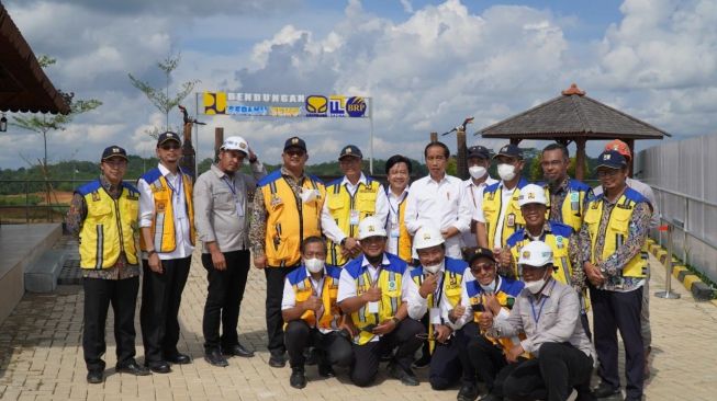 Presiden Jokowi Kunjungi Proyek Bendungan Sepaku Semoi Garapan Brantas Abipraya