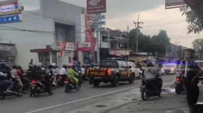 Sekelompok Remaja Tawuran di Jalanan Kota Ngawi Bikin Geger Warga, Lalu Lintas Terganggu