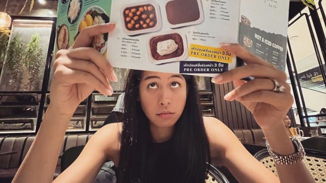 Potret Maudy Ayunda dan Jesse Choi ke Thailand (Instagram/@maudyayunda)