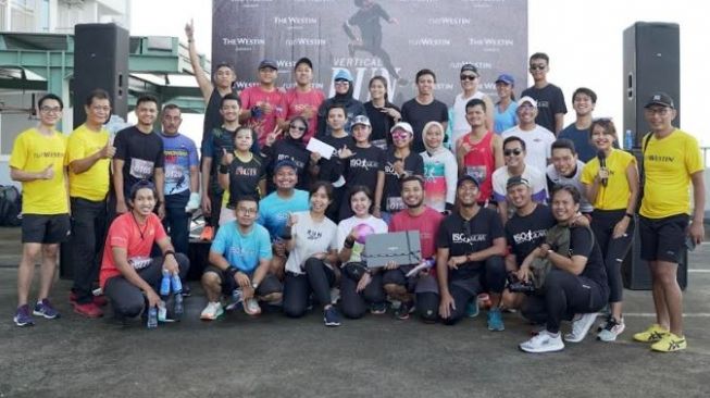 The Westin Surabaya Peringati Hari Lari Sedunia dengan Menggelar Westin Vertical Run 2022