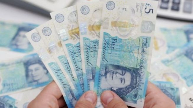 Biaya Hidup Melonjak Tinggi, Sebagian Warga Inggris Kini Cari Uang dengan Judi hingga Investasi Kripto