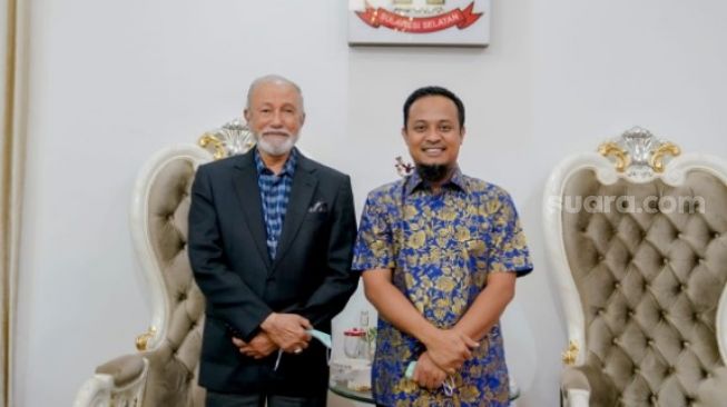 Gubernur Sulsel Jamu Paduka Yang Mulia Wali Nanggroe Aceh Dengan Pisang Ijo