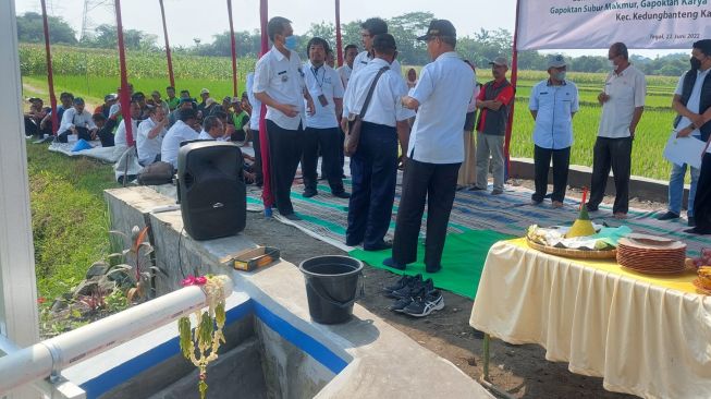 Dapat Bantuan Sumur Submersible, Petani di Kedungbanteng Senyum Bahagia