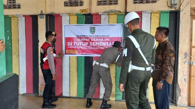 Tak Bayar Pajak, Tim Gabungan Segel Sejumlah Lapak Kios di Subulussalam