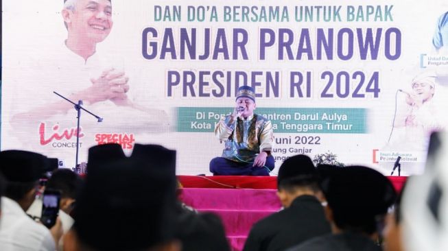 Dorong Transformasi SMK Berbasis Pesantren, Ganjar Dapat Dukungan dari Ratusan Santri di NTT