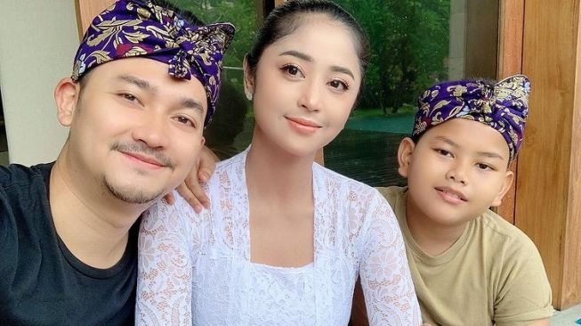 5 Potret Kompak Angga Wijaya dan Felice Gabriel, Selalu Bersama di Setiap Kesempatan