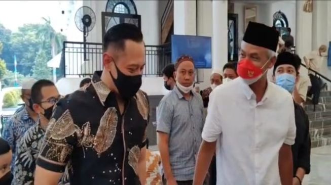 Ganjar Pranowo Bertemu AHY di Masjid, Sekjen PDIP Bantah Sebagai Pertemuan Politik