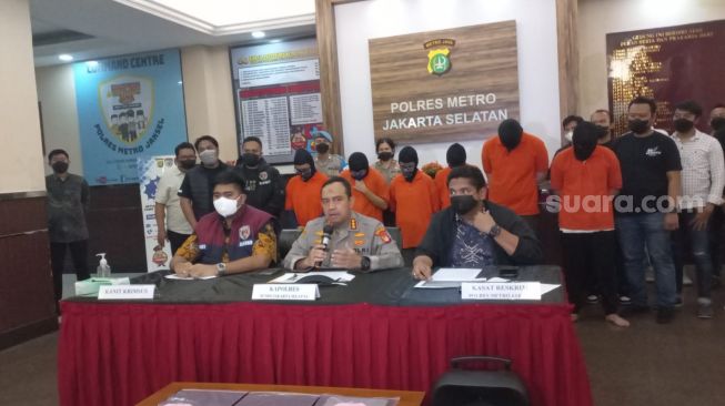 6 Orang Jadi Tersangka Promosi Miras Muhammad-Maria, Pengacara HRS Minta Holywings Ditutup