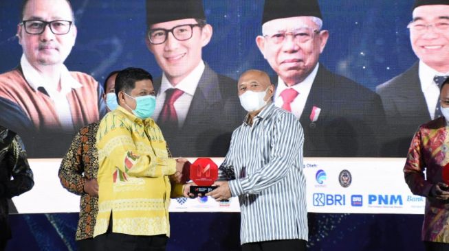 Tingkatkan UMKM, Gubernur Sulsel dapat Penghargaan