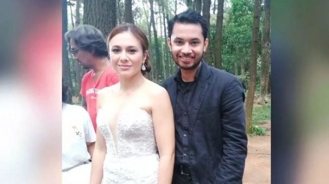 Potret Pernikahan Wulan Guritno untuk Serial Terbaru (Instagram/khaim.baz)