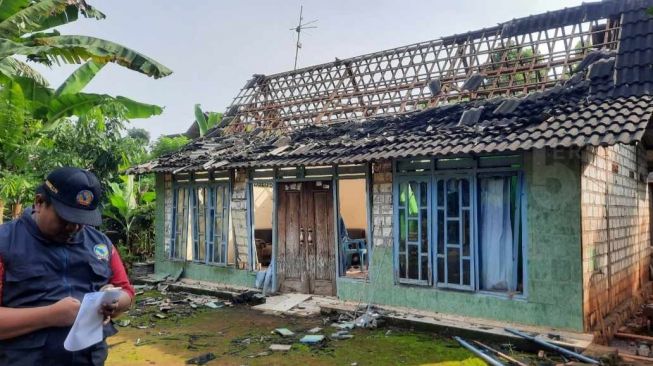 Sorotan Peristiwa Kemarin, Guru Ngaji Cabuli Murindnya Sampai Cerita Rumah Warga Tuban Rusak Parah Tersambar Petir