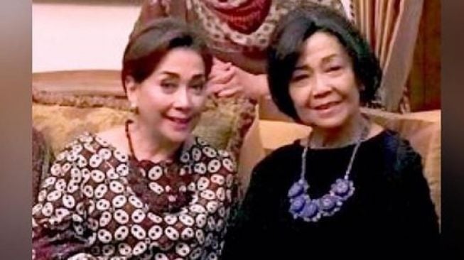 Potret Kebersamaan Widyawati dan Rima Melati. (Instagram/widyawati_sophiaan)