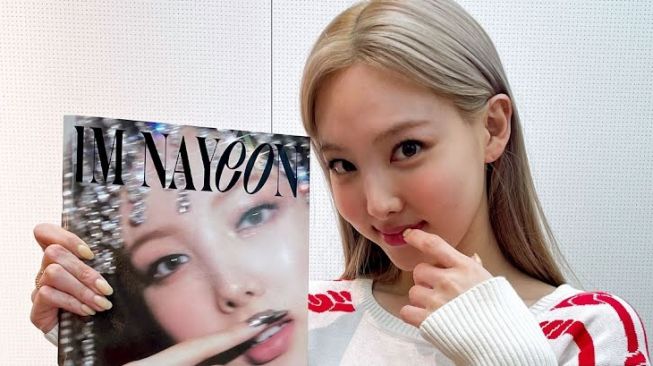 Begini Reaksi Member TWICE ketika Tahu Nayeon akan Debut Solo