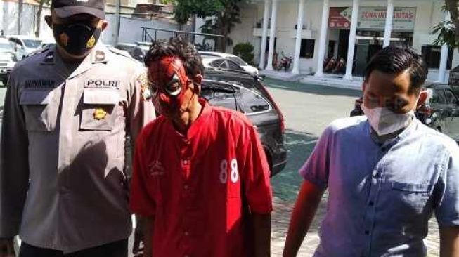 Pengakuan Mengejutkan Pemerkosa Gadis Disabilitas di Surabaya, Tampang Pelaku Ditutup Topeng Spiderman