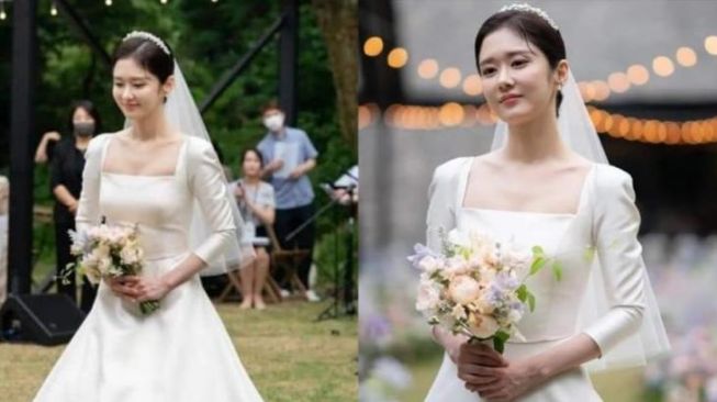 Detil Pernikahan Jang Nara yang Cantik dengan Gaun Klasik, Wajah Suami Dirahasiakan!