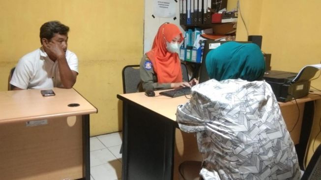 Digerebek Mesum, Pasangan Mahasiswa di Padang Ngaku Nikah Siri