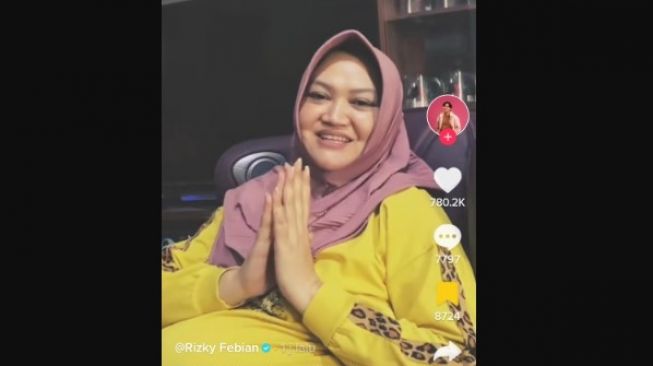 Unggah Video Mendiang Ibu, Rizky Febian Malah Bahas Nathalie Holscher