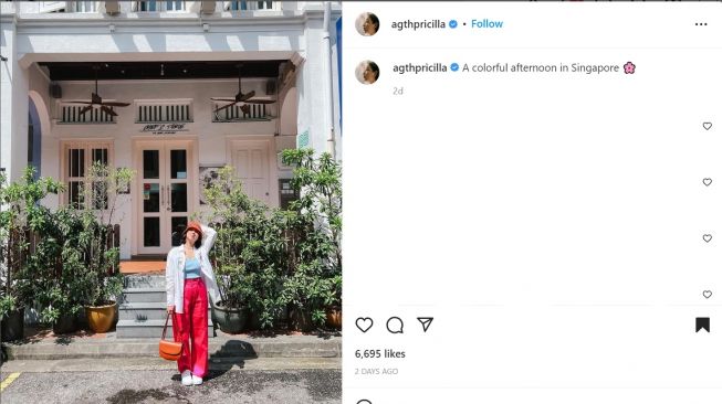 Foto: Agatha Pricilla Pakai Outfit Colourful saat Jalan-jalan di Singapore, Gemasnya Bak Cewe Kue (instagram/agthpricilla)