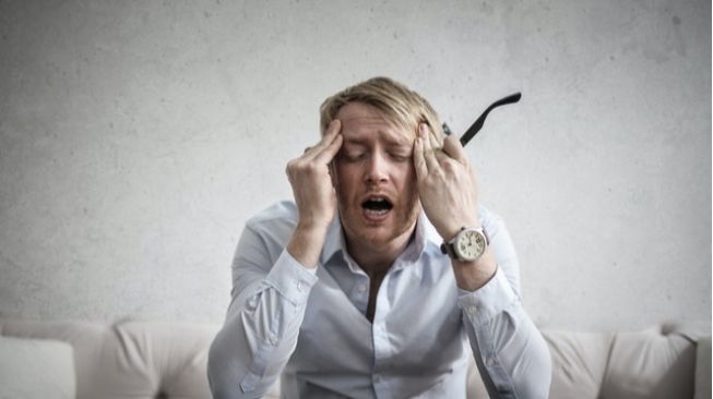 5 Cara Mengatasi Stres, Istirahat yang Cukup!