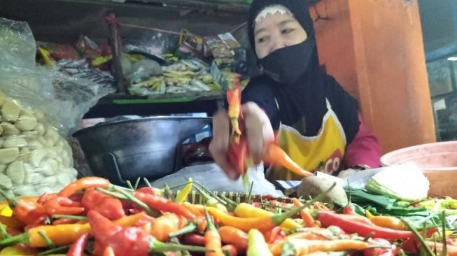 Harga cabai rawit di Pasar Slipi Jakjarta Barat sudah melonjak sampai Rp120.000 per kilogram. (Antara)