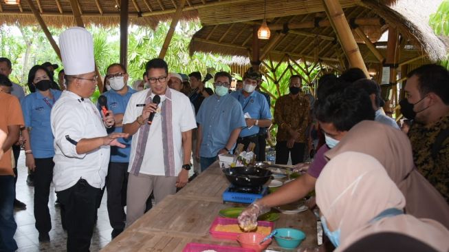 Dukung UMKM Mataram, Sandiaga Sarankan Program Bedakan