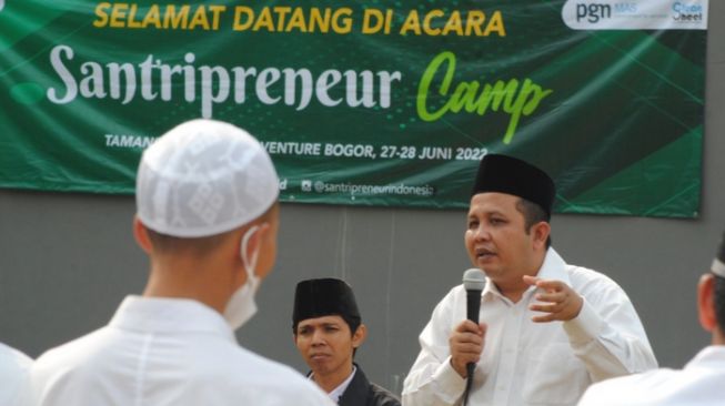 Cetak Ribuan Calon Wirausaha Lewat Santripreneur Camp, Gus Ut: Semoga Jadi Solusi Permasalahan Ekonomi Indonesia