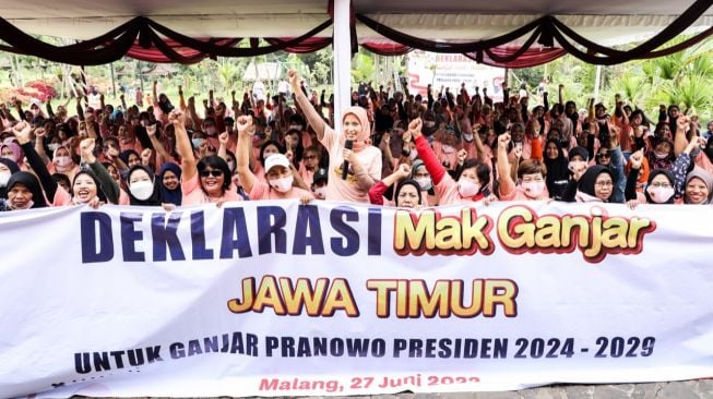 Ribuan Emak-emak di Jawa Timur Deklarasi Dukung Ganjar Pranowo Presiden 2024