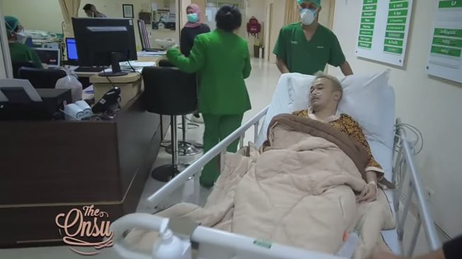 Potret Ruben Onsu Kembali Dirawat di ICU (YouTube/The Onsu Family) 