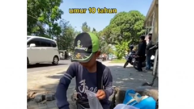 Putus Sekolah dan Berjuang Mencari Nafkah di Jalanan, Bocah 10 Tahun: Aku Juga Sering Diledekin karena Gak Punya Ayah