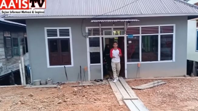 Rumah Penyanyi di Kampung (YouTube/AA’IS TV)