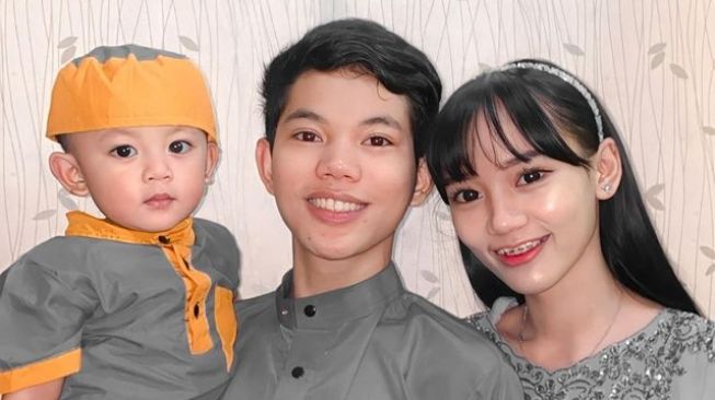 Potret Mesra Tegar  Septian dan istri (Instagram/tegar_official)