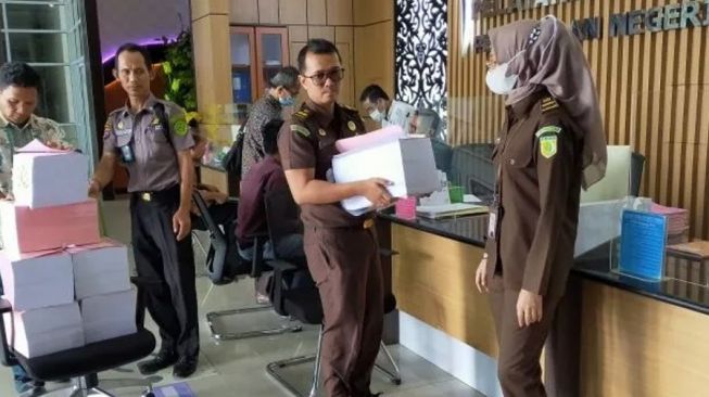 Kejari Padang Limpahkan Berkas Kasus Korupsi Dana Hibah KONI Padang ke Pengadilan Tipikor