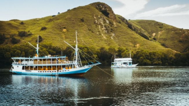 Kapal Wisata Buang Limbah di Kawasan TN Komodo Padahal Masuk Situs Keajaiban Dunia