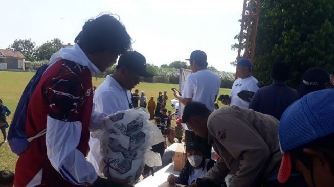 Gandeng AFG, Persik Kediri Sedekah Bola ke 10 Sekolah Sepak Bola