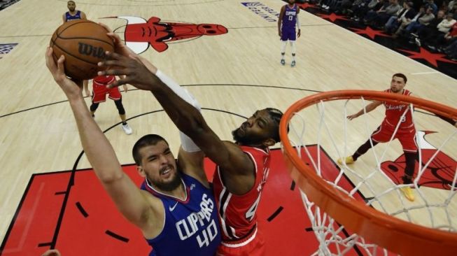 Los Angeles Clippers Perpanjang Kontrak Ivica Zubac